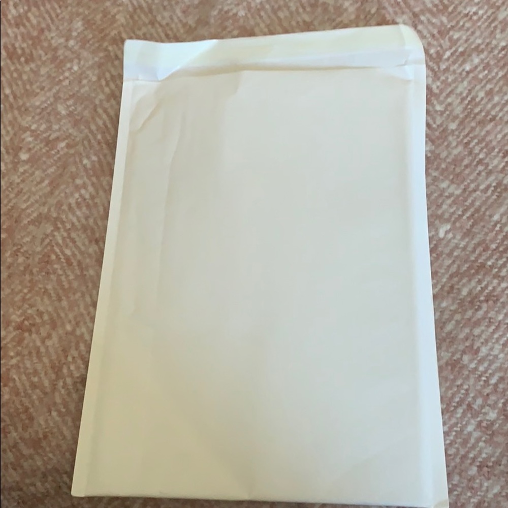 15 x large white Bubble Wrap Mailers
